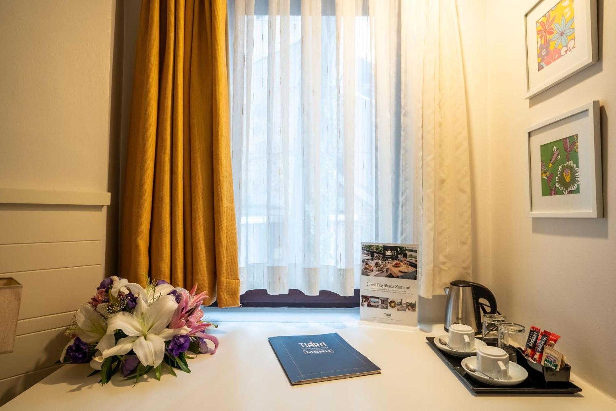 Hotel Tiara Buyukada à Adalar Extérieur photo